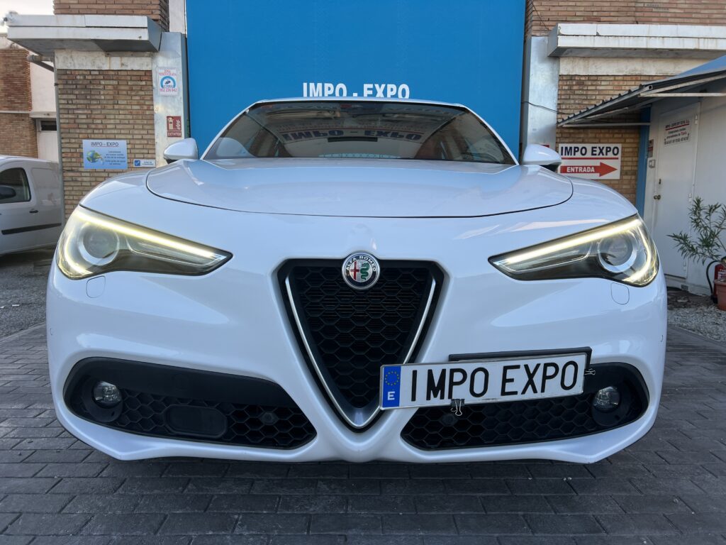 Alfa Romeo Stelvio 2.2d 160 cv RWD 18500€