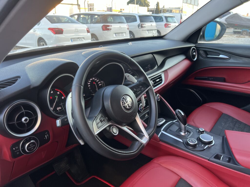 Alfa Romeo Stelvio 2.2d 160 cv RWD 18500€